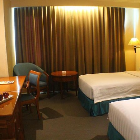 Hotel Grand Arkenso Park View Semarang Zewnętrze zdjęcie