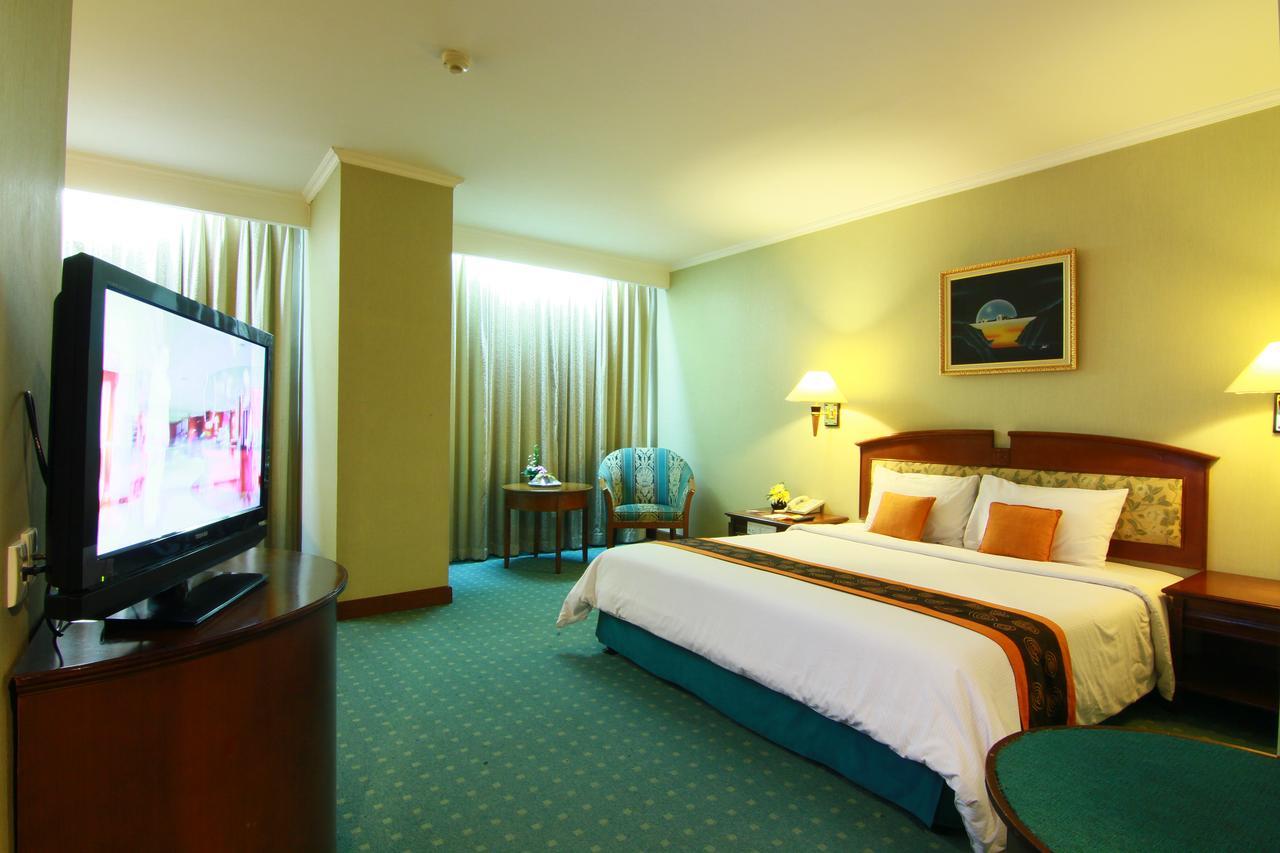 Hotel Grand Arkenso Park View Semarang Zewnętrze zdjęcie