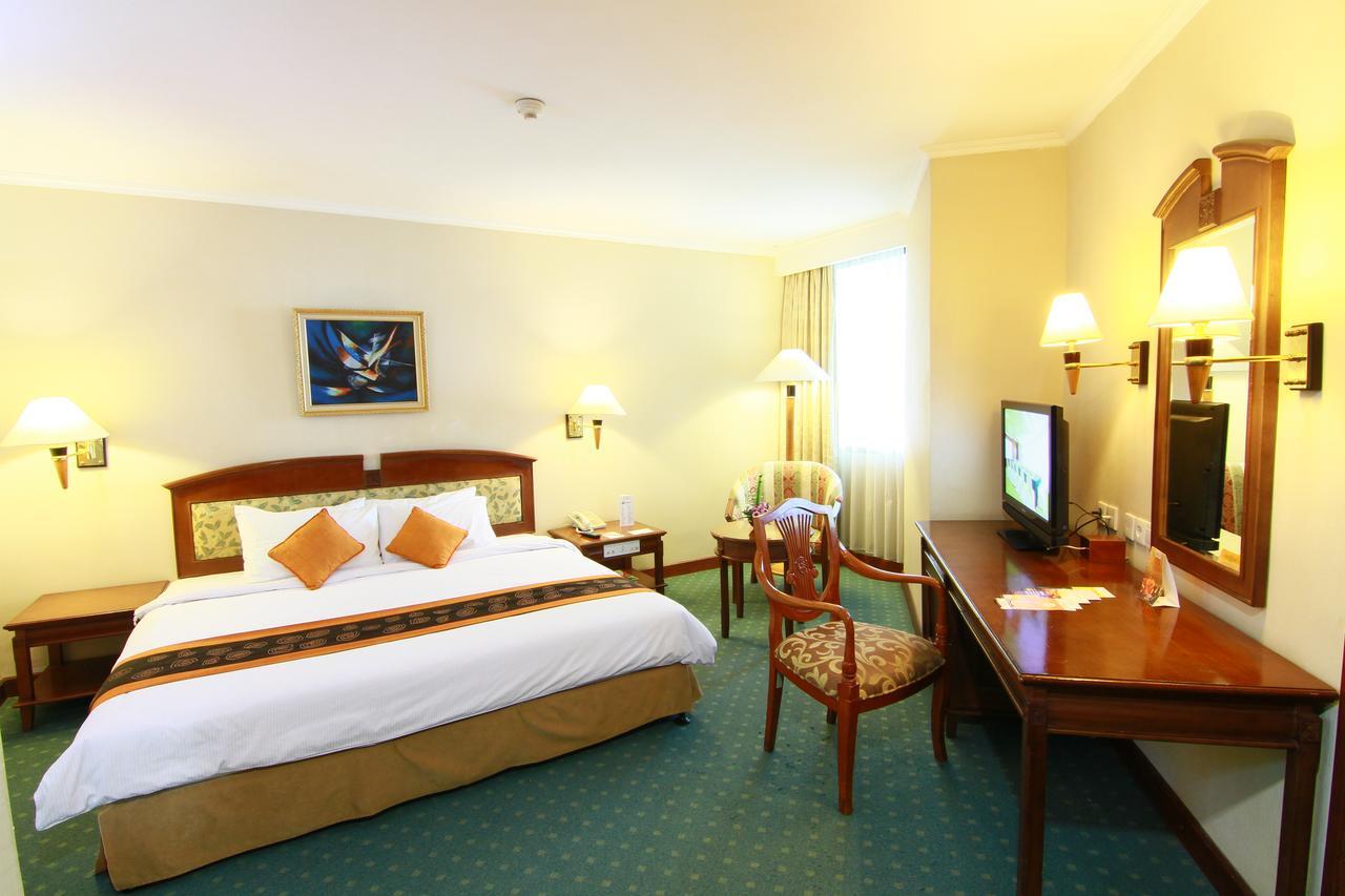 Hotel Grand Arkenso Park View Semarang Zewnętrze zdjęcie