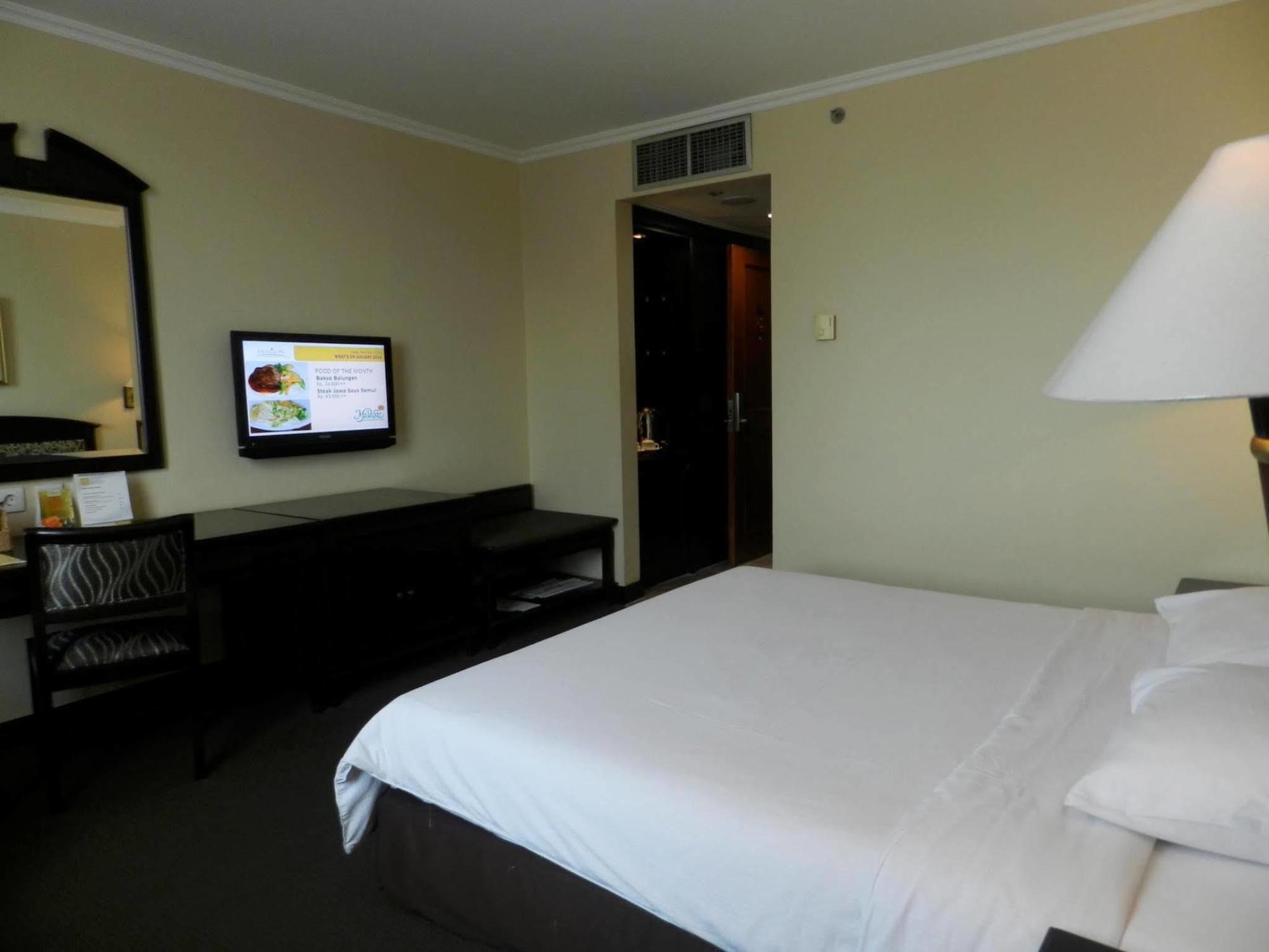 Hotel Grand Arkenso Park View Semarang Zewnętrze zdjęcie