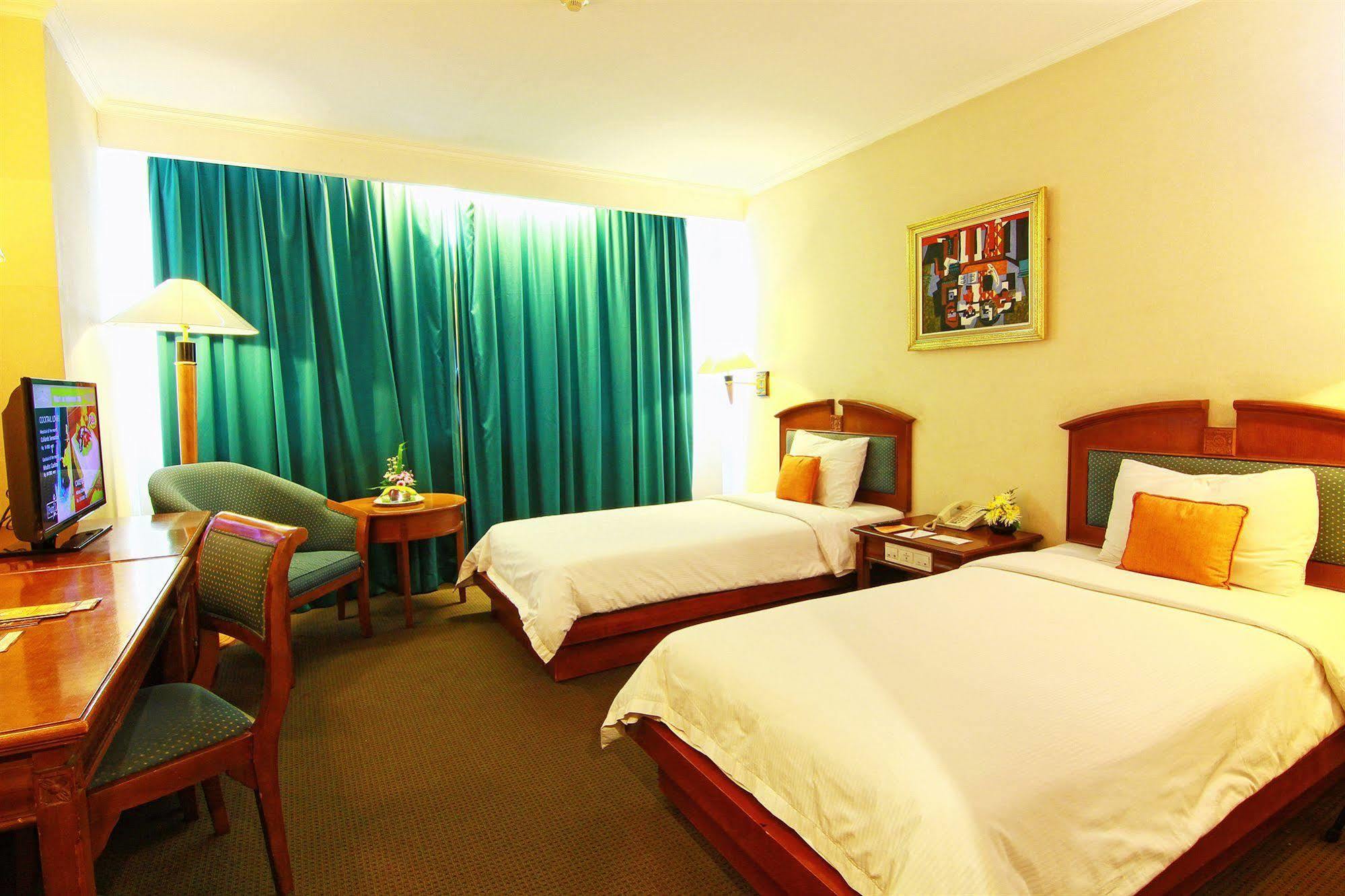 Hotel Grand Arkenso Park View Semarang Zewnętrze zdjęcie