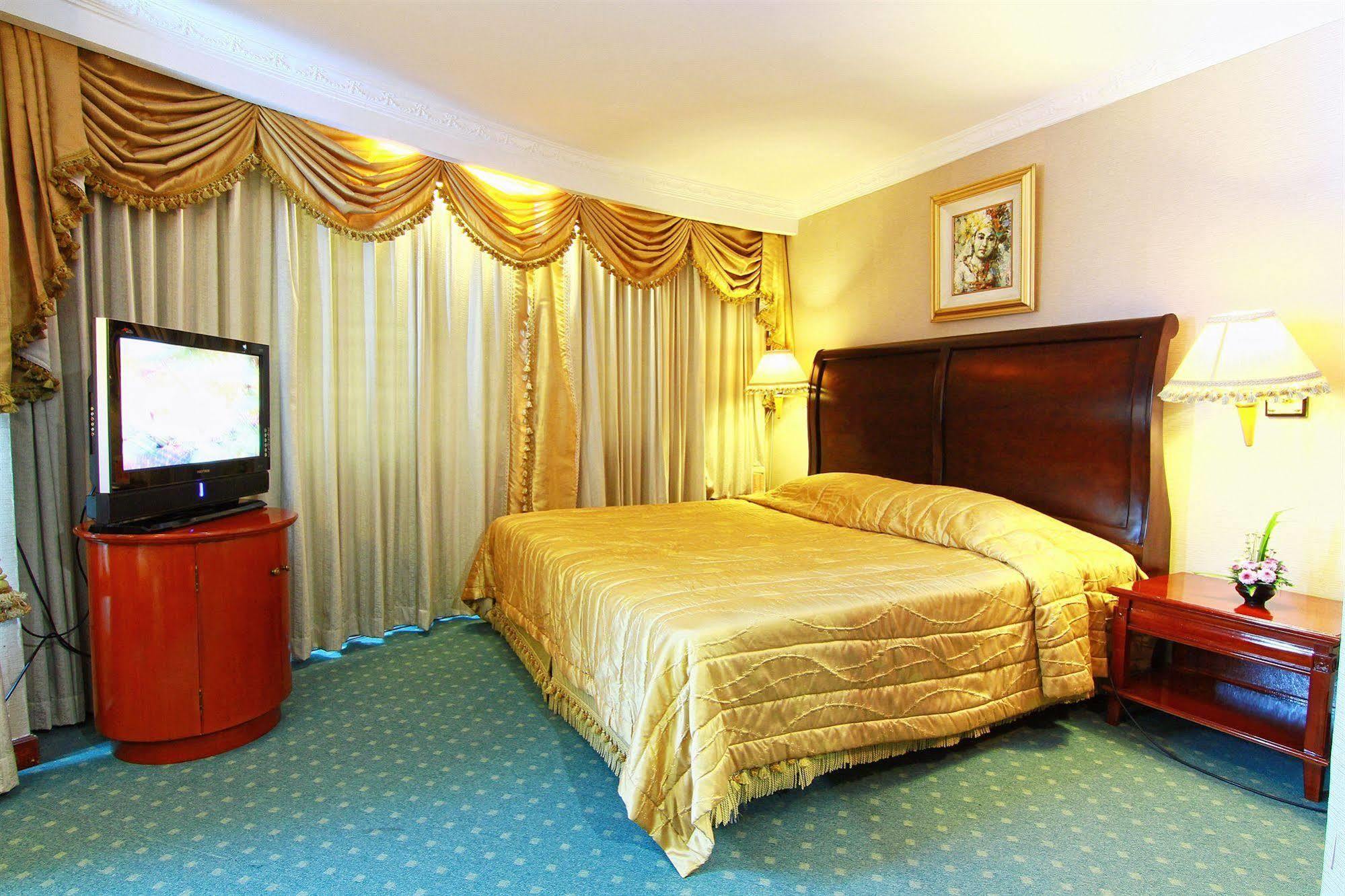 Hotel Grand Arkenso Park View Semarang Zewnętrze zdjęcie