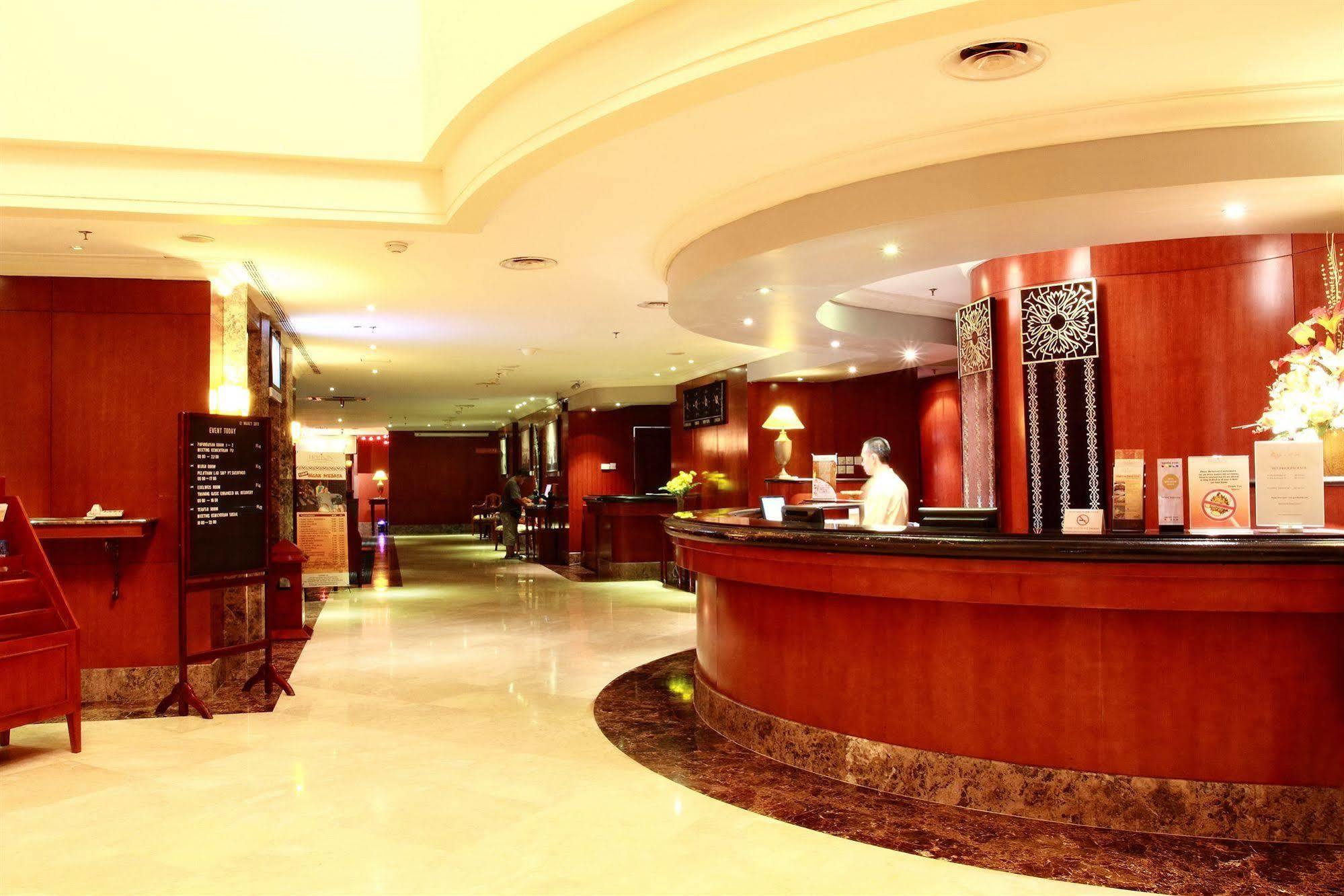 Hotel Grand Arkenso Park View Semarang Zewnętrze zdjęcie