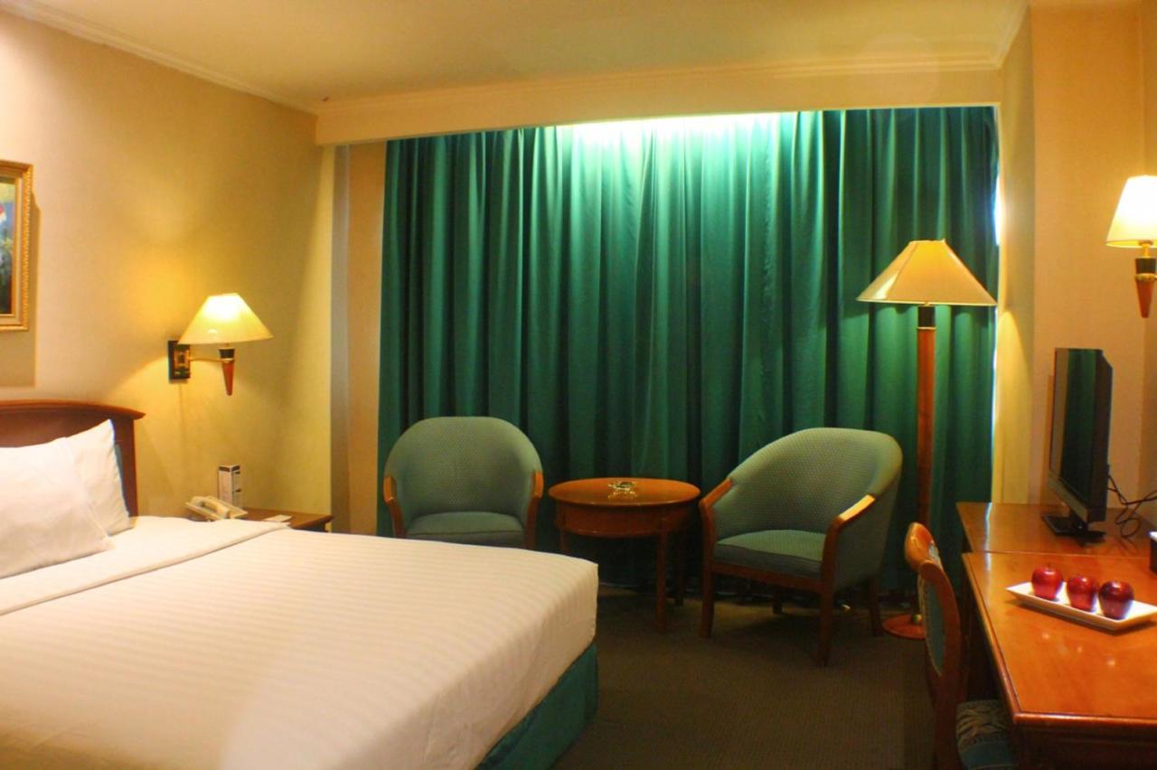 Hotel Grand Arkenso Park View Semarang Zewnętrze zdjęcie